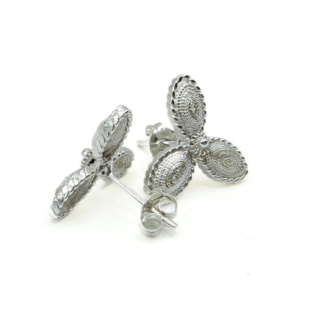 Aretes de tres hojas