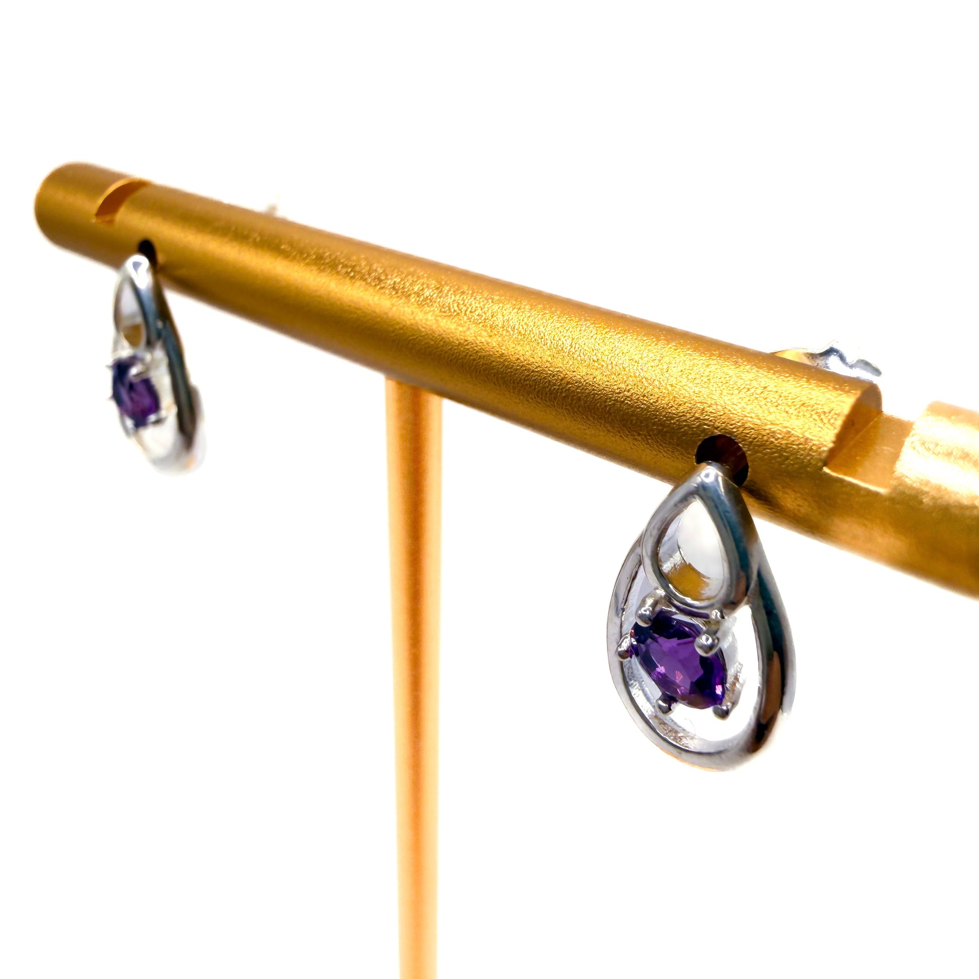 Aretes de gota morada