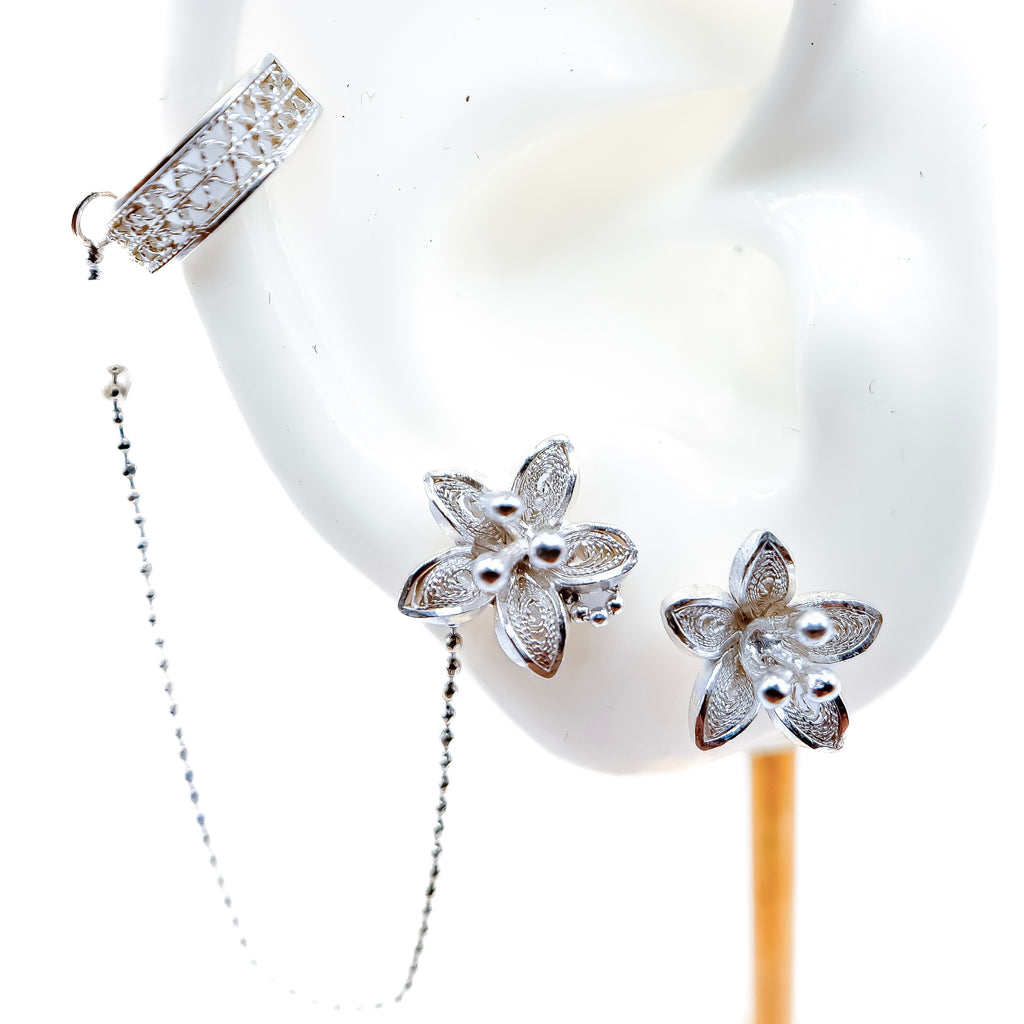 Aretes flor con earcuff
