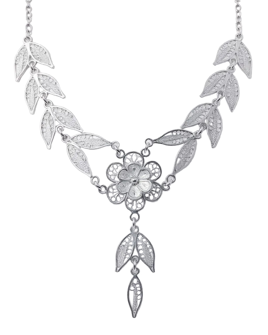 Collar filigrana flor