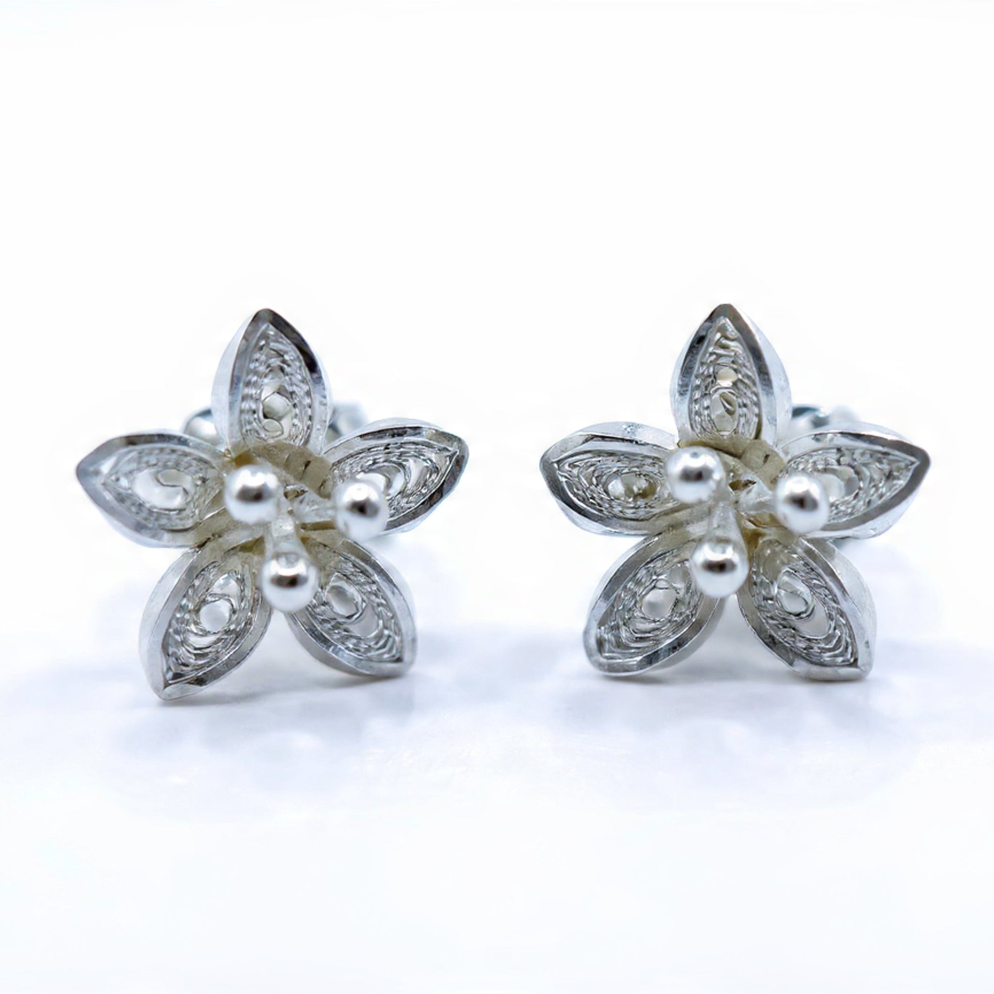 Aretes flor con earcuff