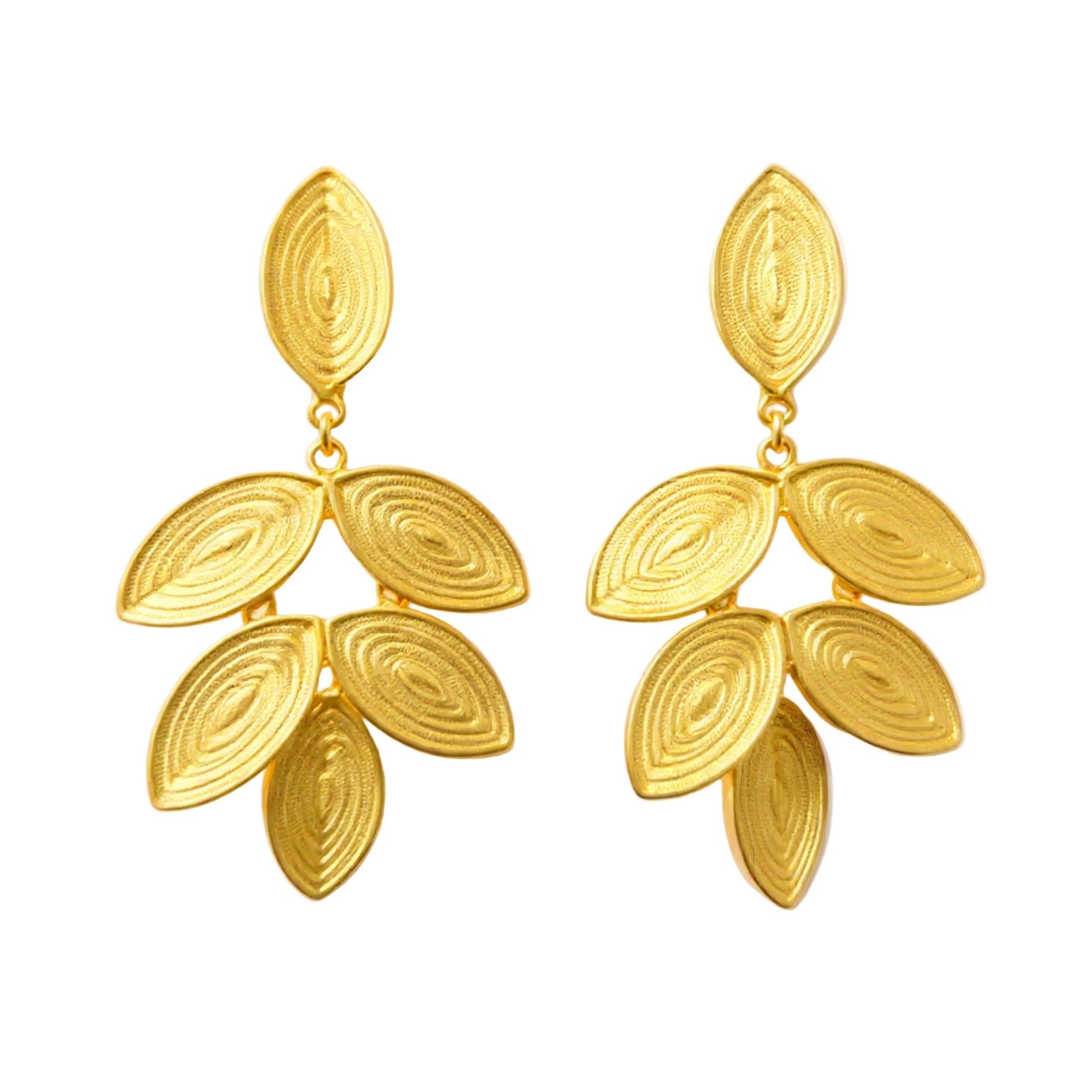 Aretes de hojas doradas